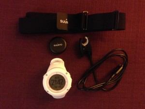 Contenu de la boite : la montre, la ceinture cardio Smart Sensor et le câble USB?